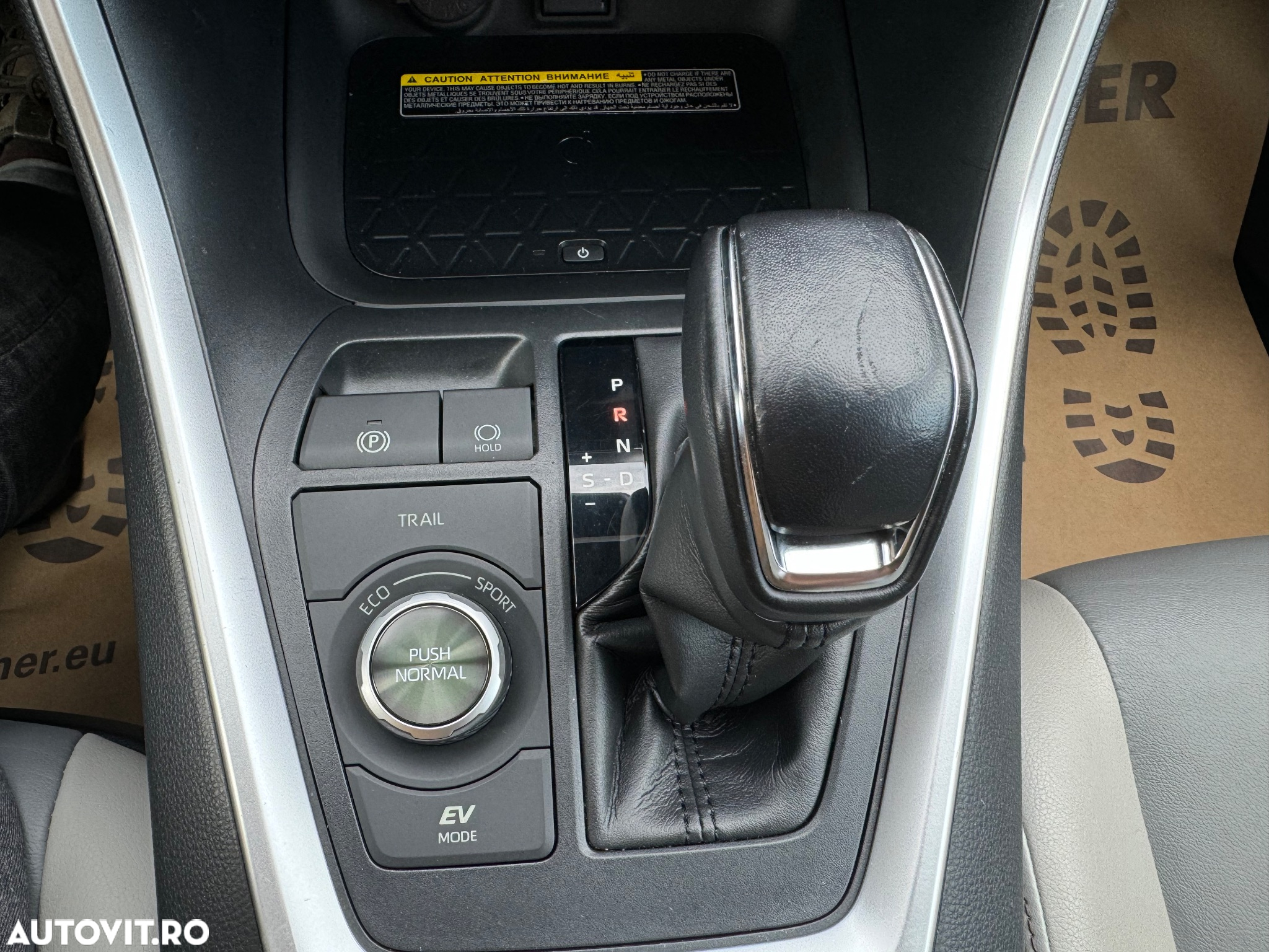 Toyota RAV4 2.5 4x4 Hybrid Adventure - 16