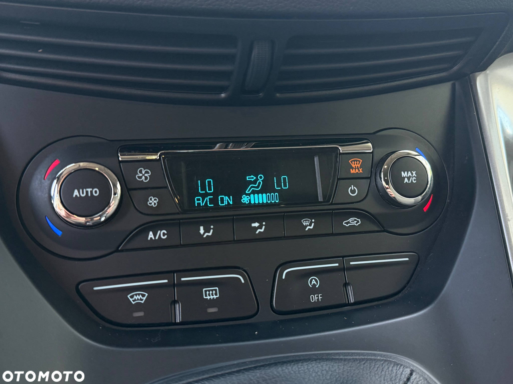 Ford Kuga 2.0 TDCi FWD Edition - 33