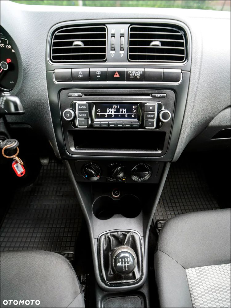 Volkswagen Polo - 24