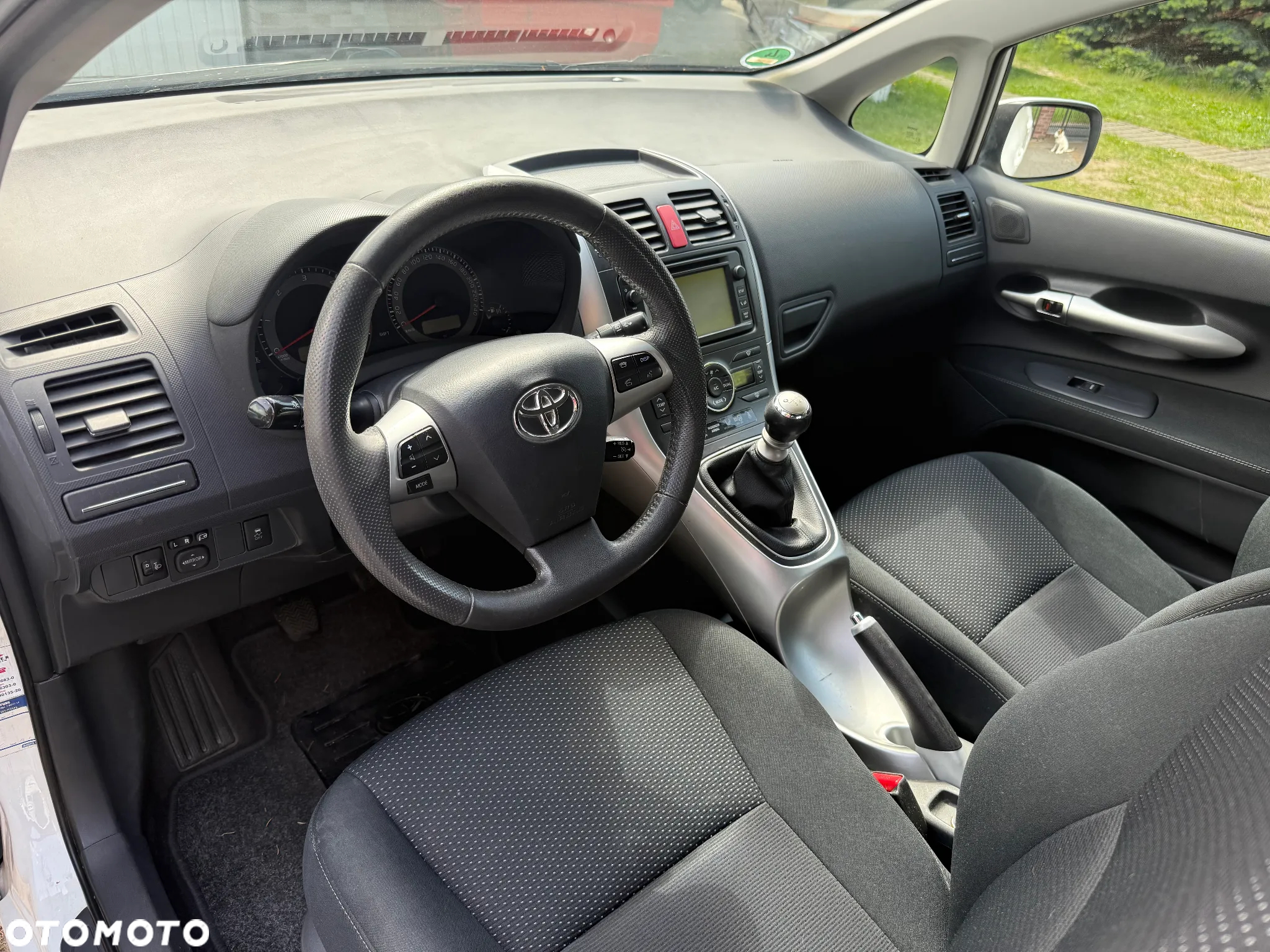 Toyota Auris 2.0 D-4D Executive - 17