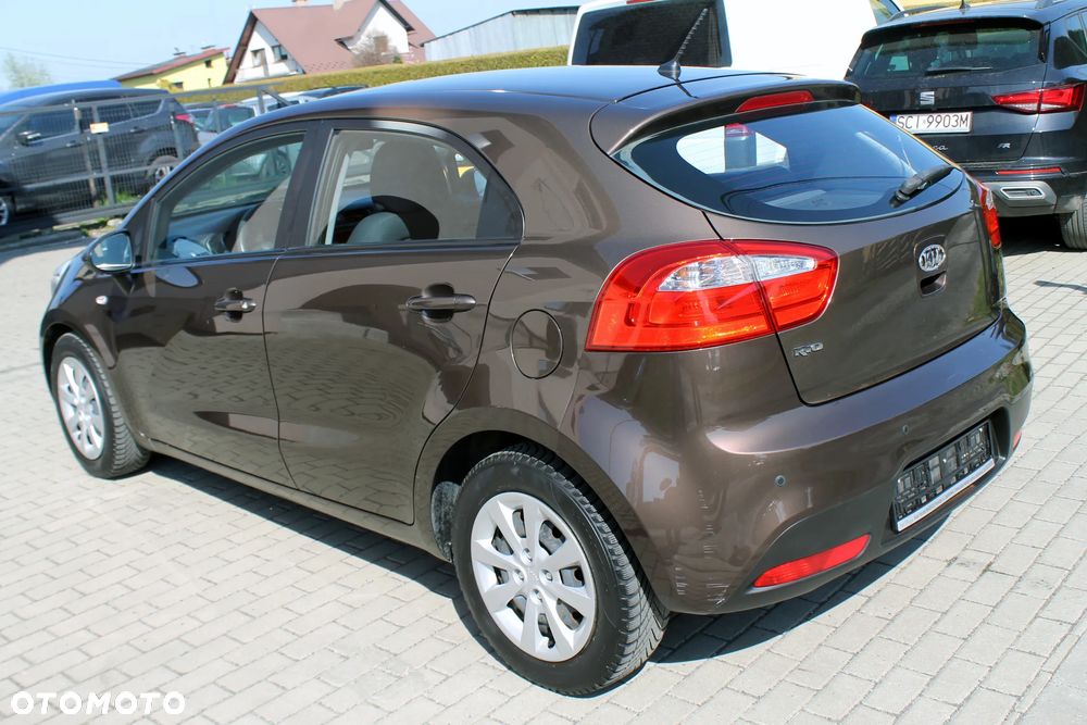 Kia Rio - 4