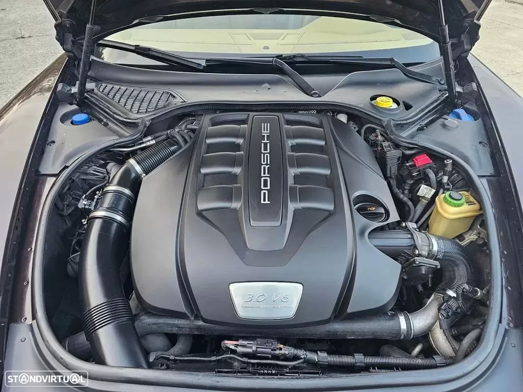 Porsche Panamera Platinum Edition - 9