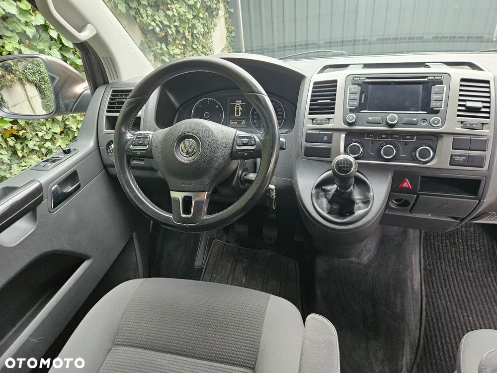 Volkswagen Multivan - 13