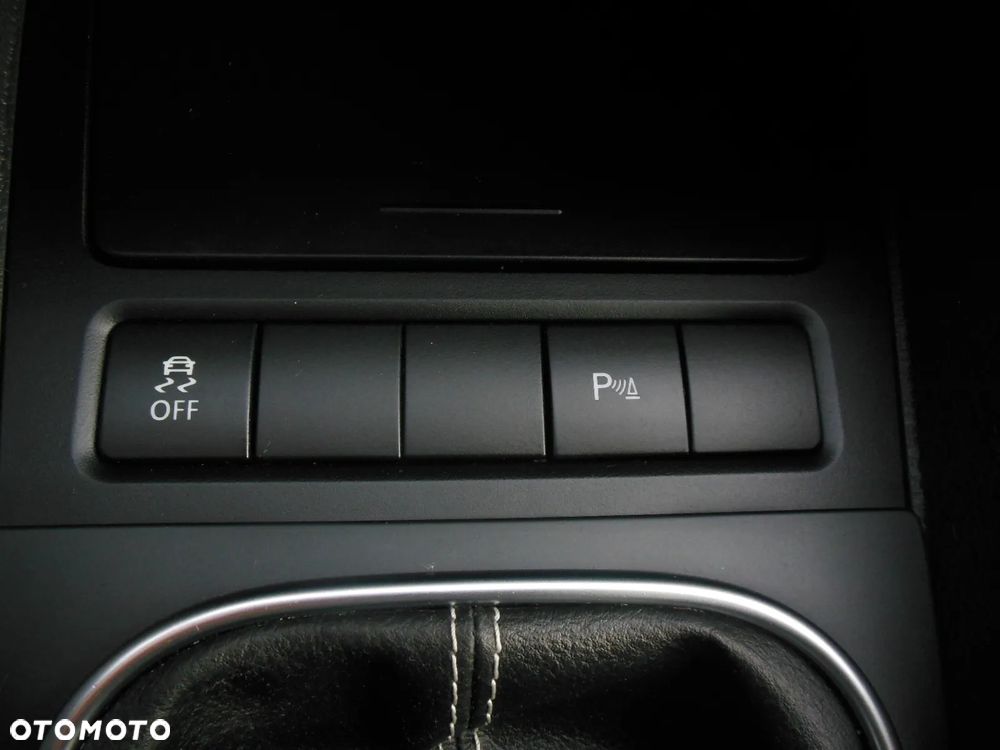 Volkswagen Golf 1.6 TDI DPF MATCH - 19
