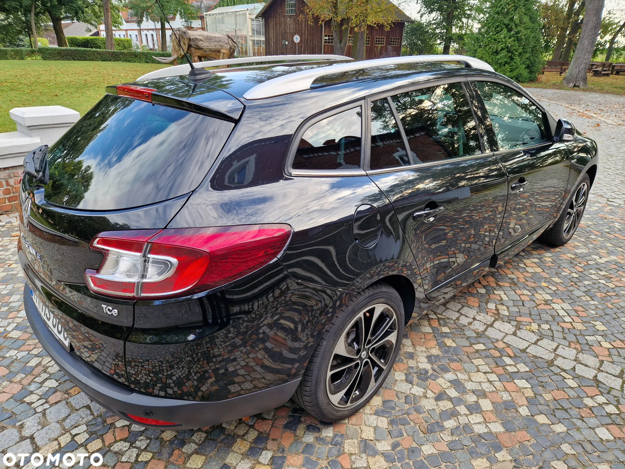 Renault Megane Grandtour ENERGY TCe 115 Start & Stop Bose Edition - 11