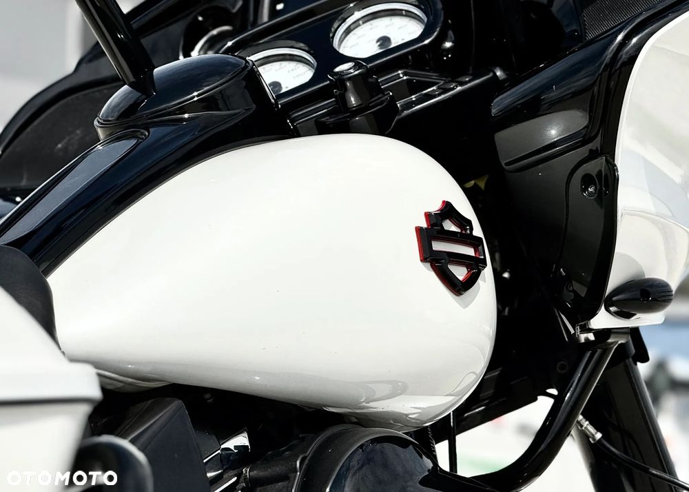 Harley-Davidson Touring Road Glide - 10