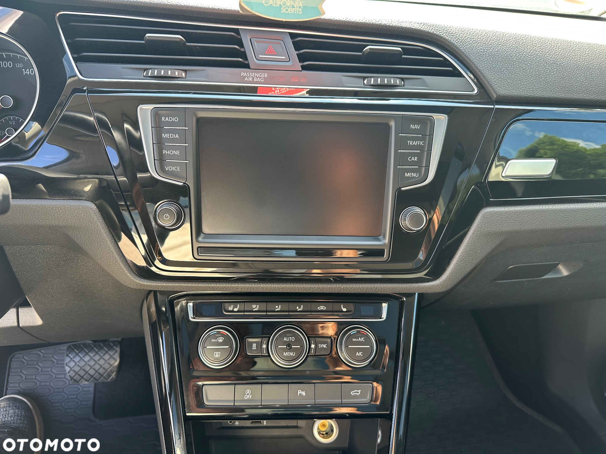Volkswagen Touran 2.0 TDI SCR DSG Highline - 26