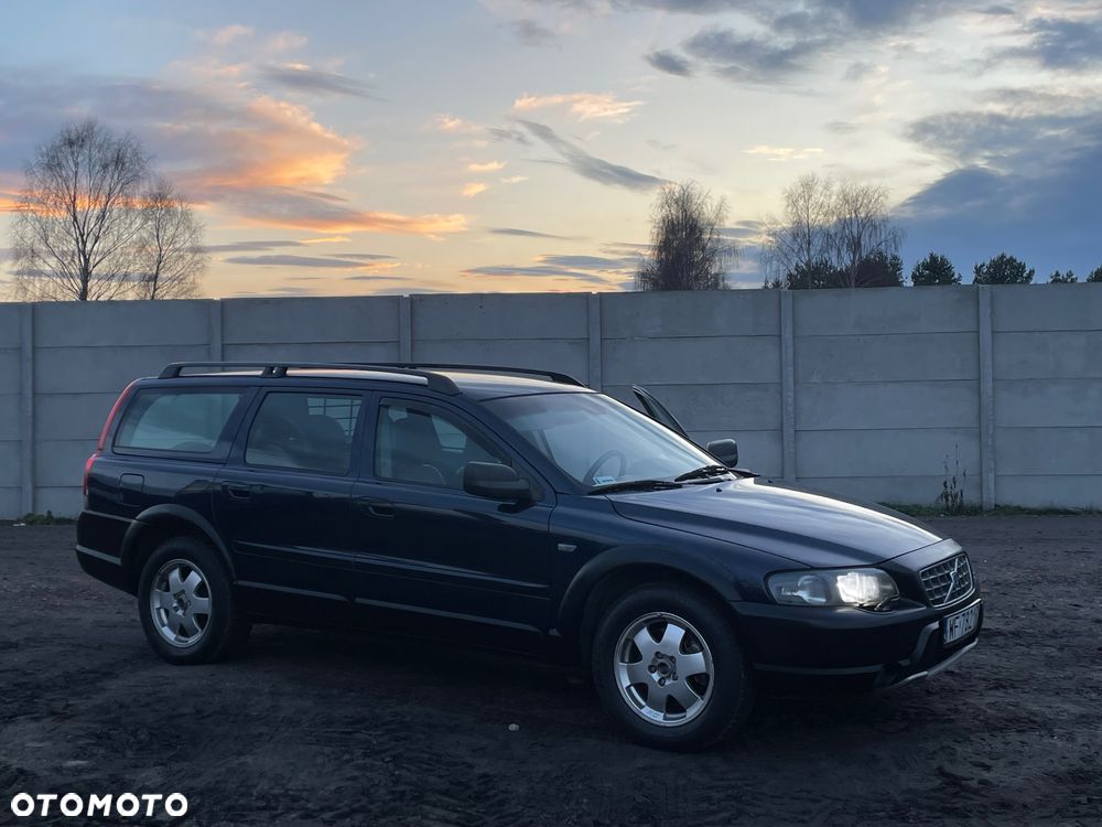 Volvo XC 70 AWD Momentum - 25