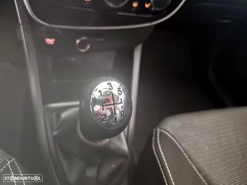 Renault Clio Sport Tourer 0.9 TCE Dynamique S - 19