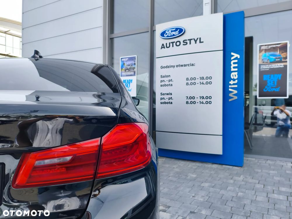 BMW Seria 5 518d Sport Line - 36