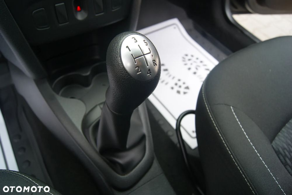 Dacia Logan 1.2 16V Laureate - 32