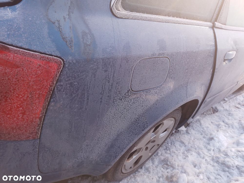 AUDI A4 B6 AVANT 1.9 TDI AVF -  PODŁOKIETNIK - 14