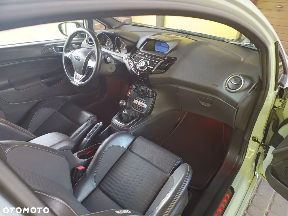 Ford Fiesta - 17