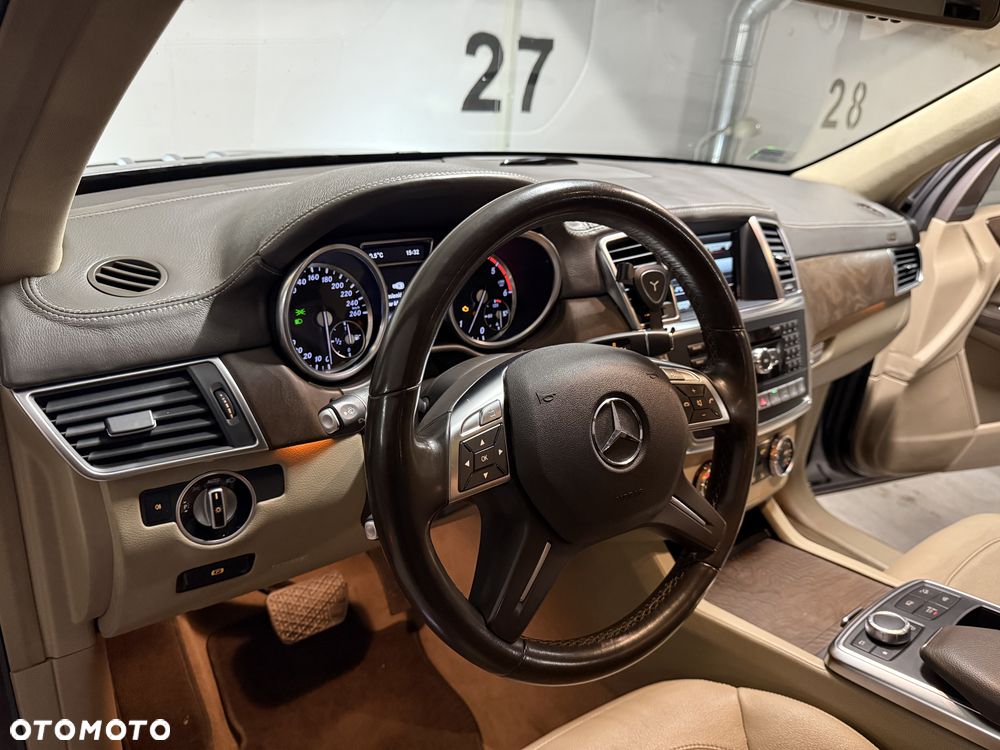 Mercedes-Benz GL - 16