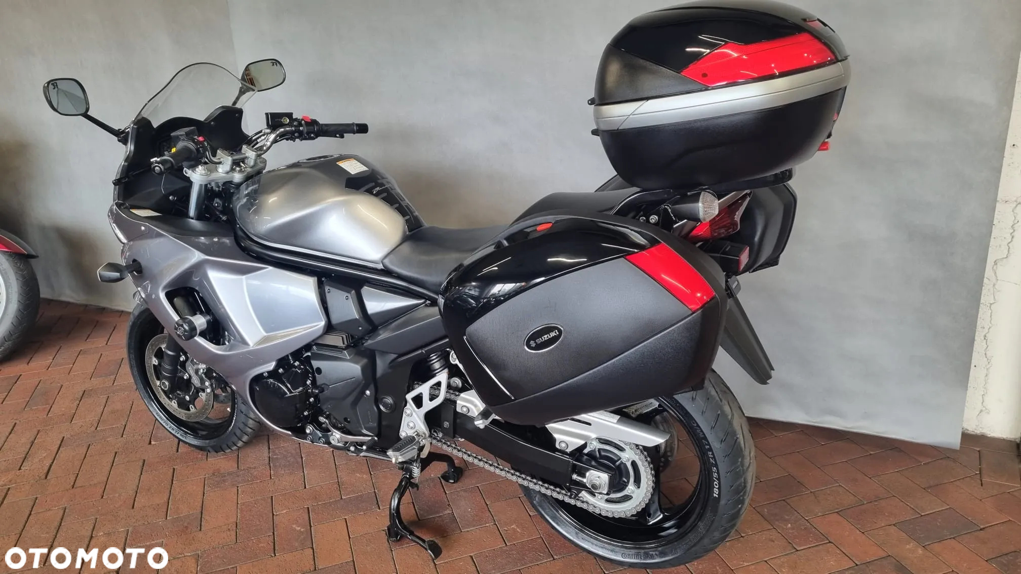 Suzuki GSX - 3