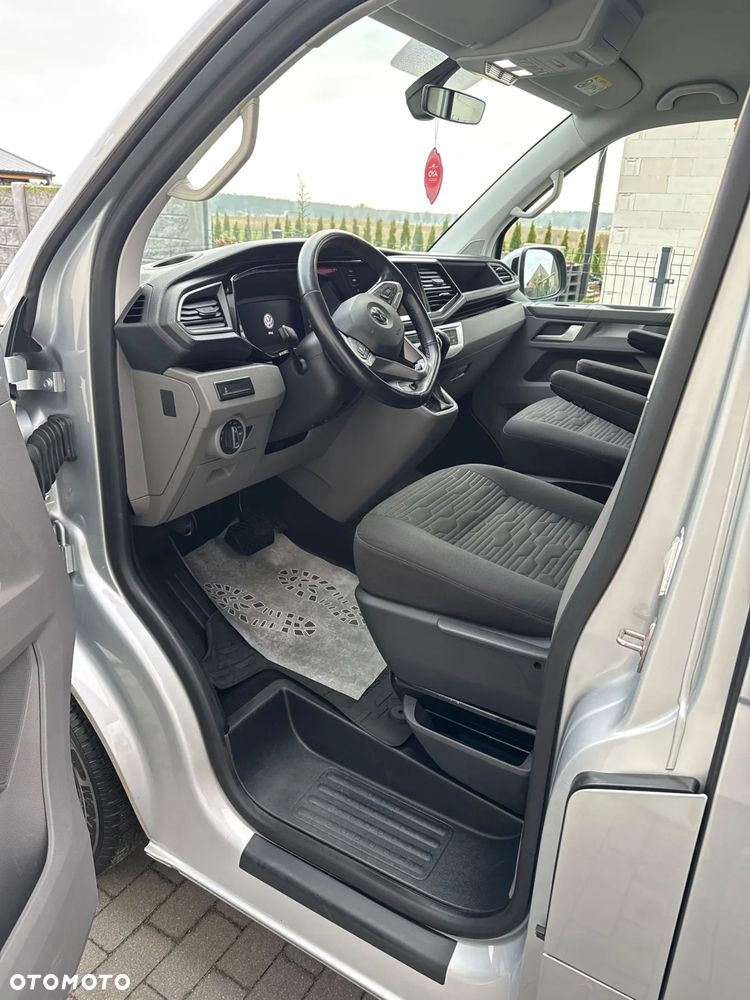 Volkswagen Caravelle - 4