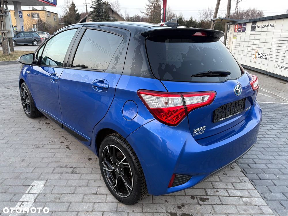 Toyota Yaris Hybrid 100 Selection Passion - 5