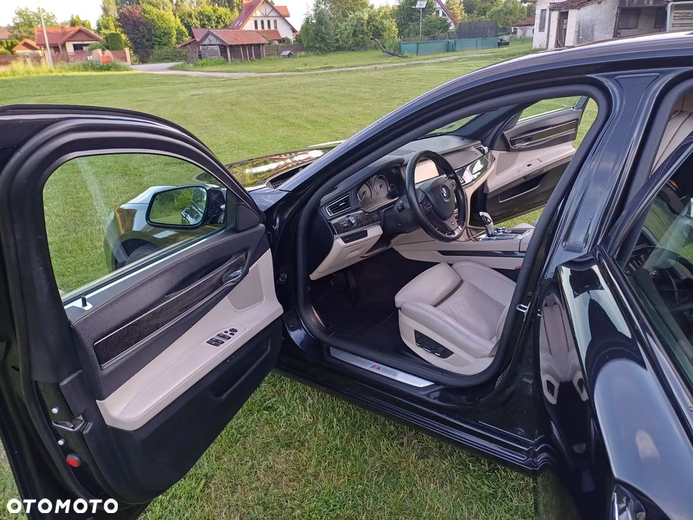BMW Seria 7 740d xDrive - 17