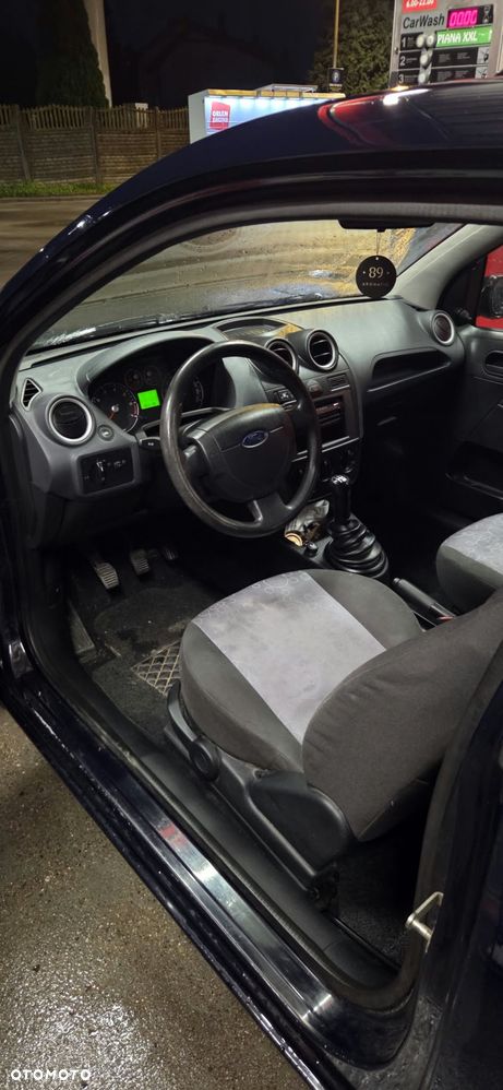 Ford Fiesta 1.3 Ambiente - 8