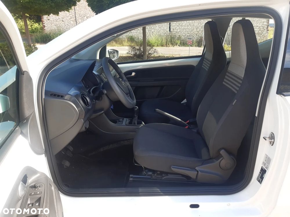 Volkswagen up! Active - 38