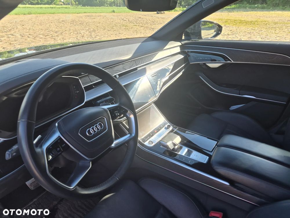Audi A8 - 12