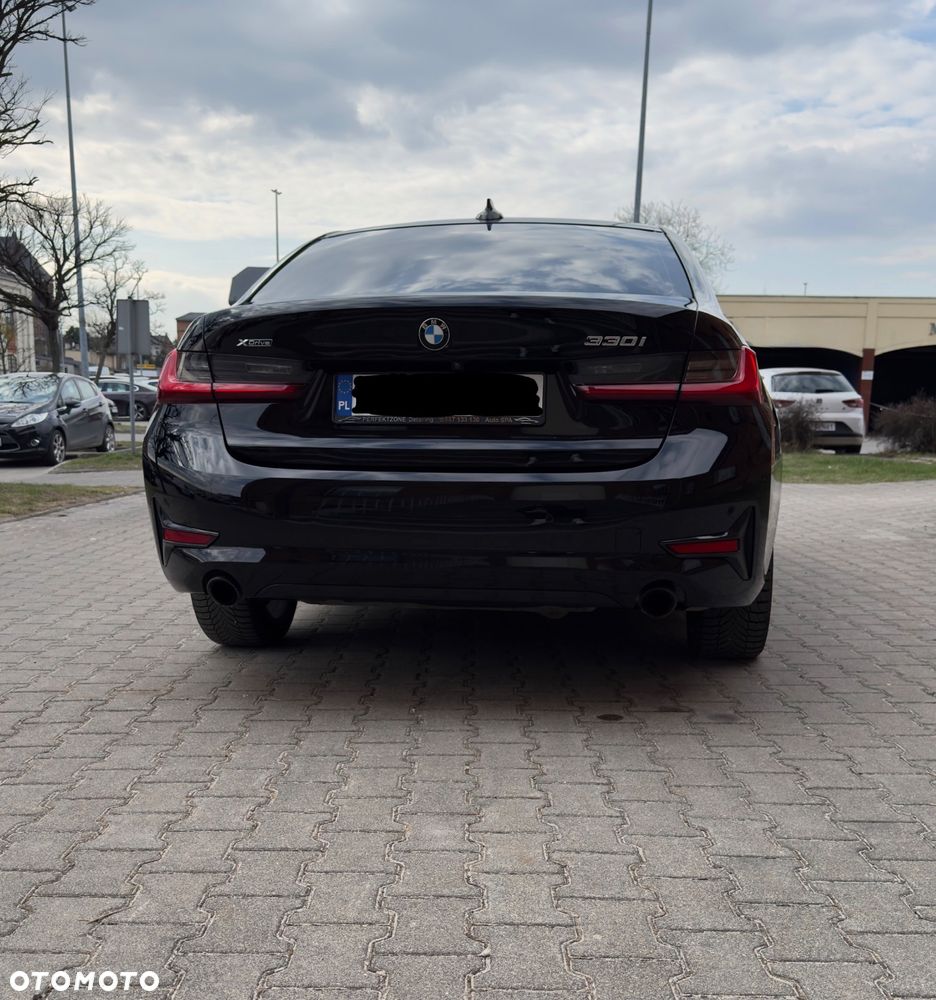 BMW Seria 3 330i xDrive Edition M Sport Shadow - 8