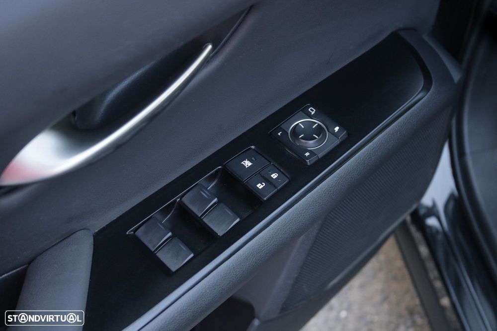 Lexus UX 300e Premium - 30
