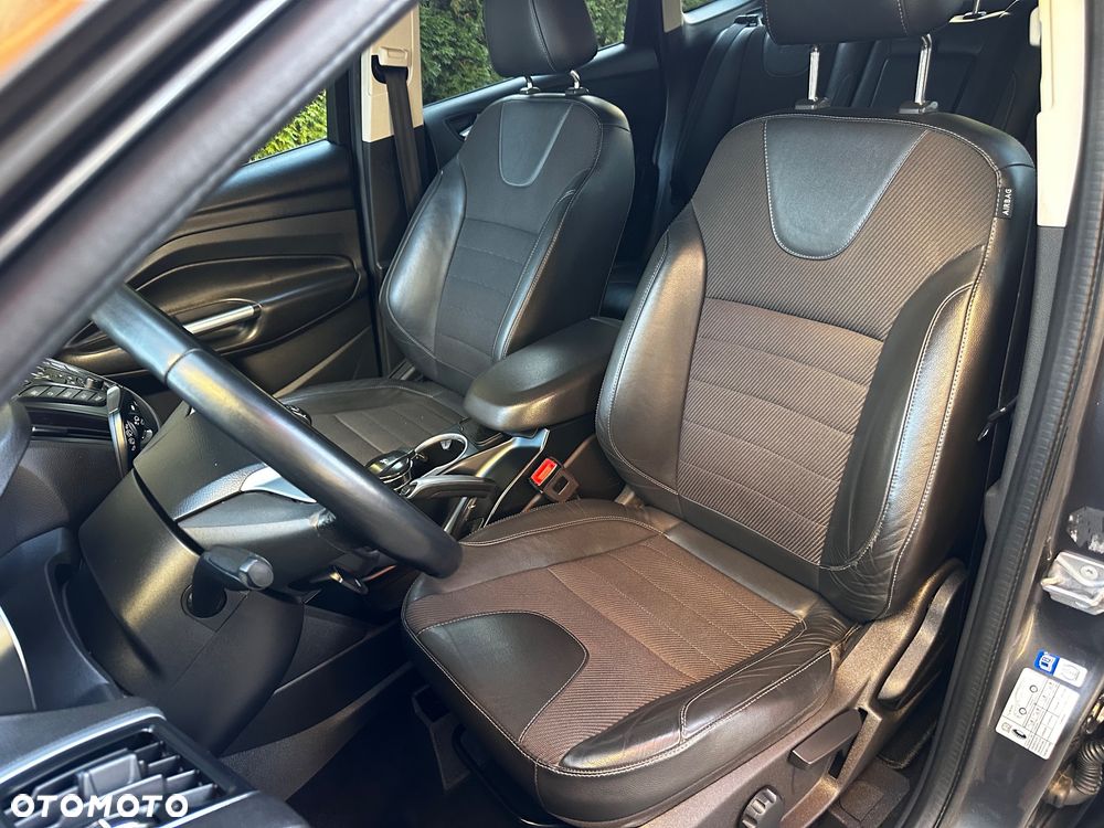 Ford Kuga 2.0 TDCi 4x4 Titanium - 23