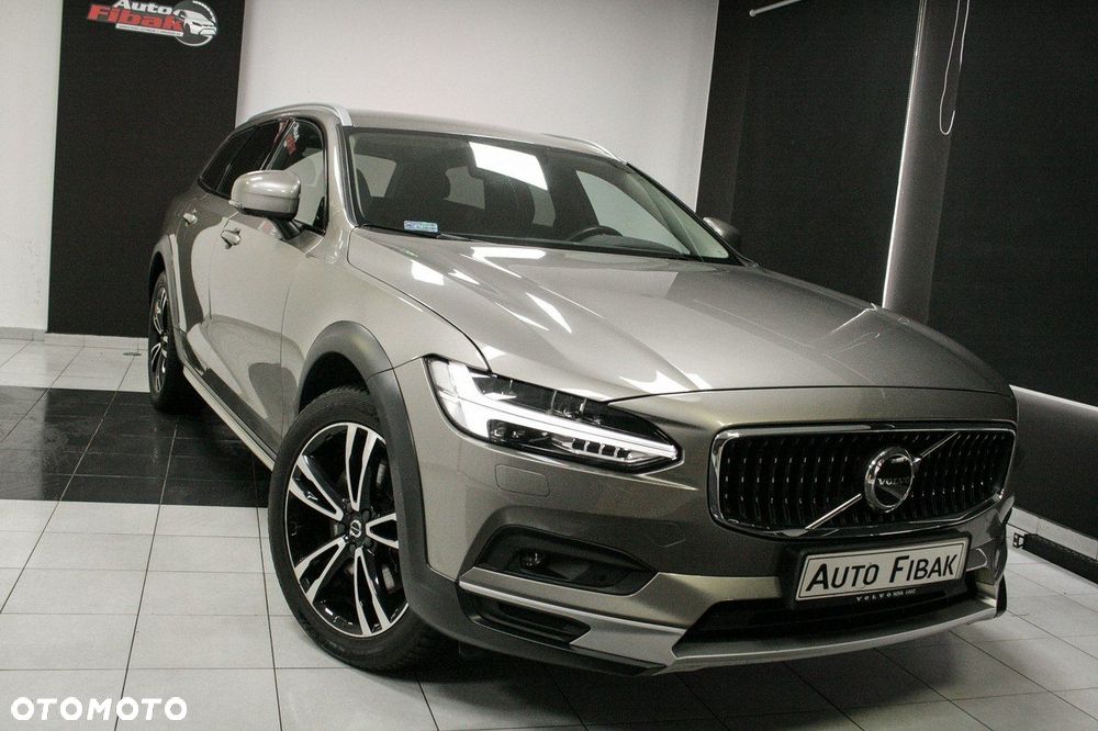 Volvo V90 Cross Country - 3