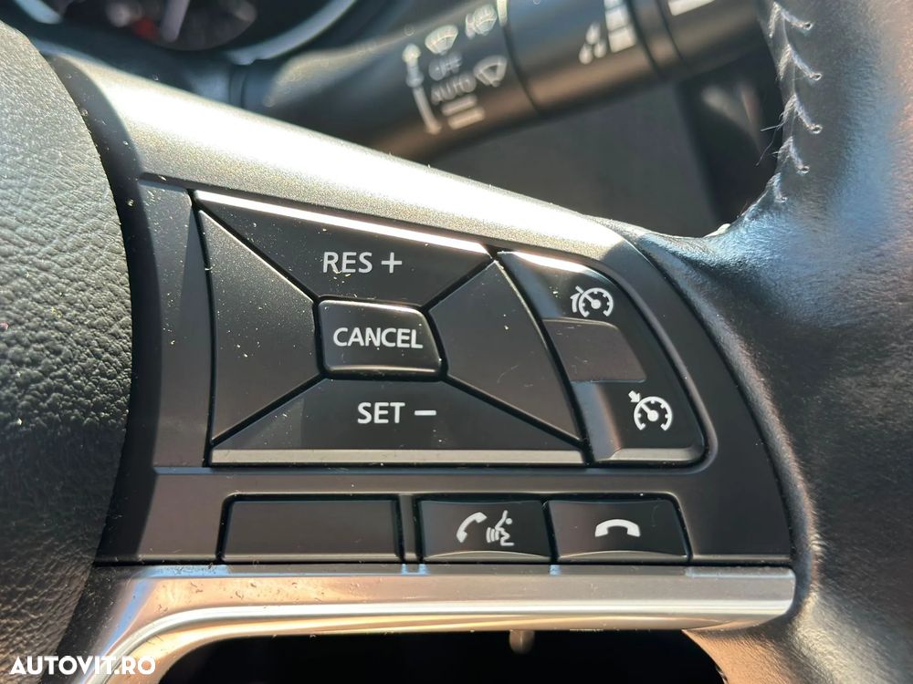Nissan Qashqai 1.5 DCI Start/Stop N-Connecta - 29