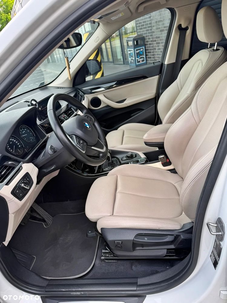 BMW X1 sDrive18i Sport Line - 13