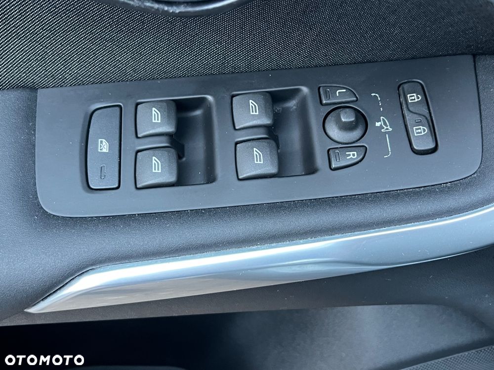 Volvo V40 Cross Country D2 Momentum - 20