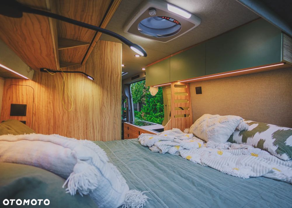 Volkswagen Crafter campervan - 33