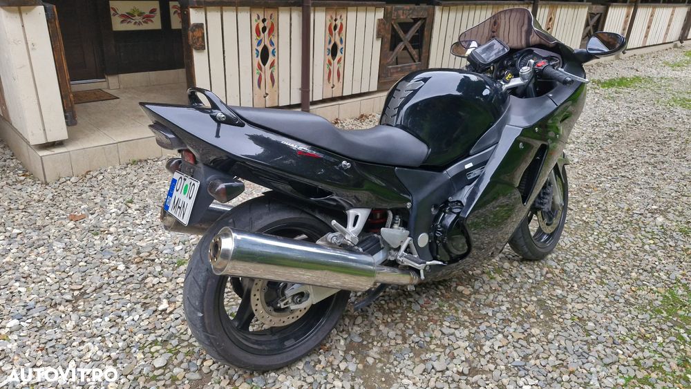 Honda CBR 1100XX Super Blackbird - 2