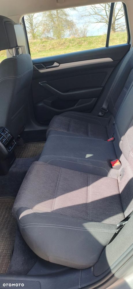 Volkswagen Passat 2.0 TDI SCR Comfortline - 8