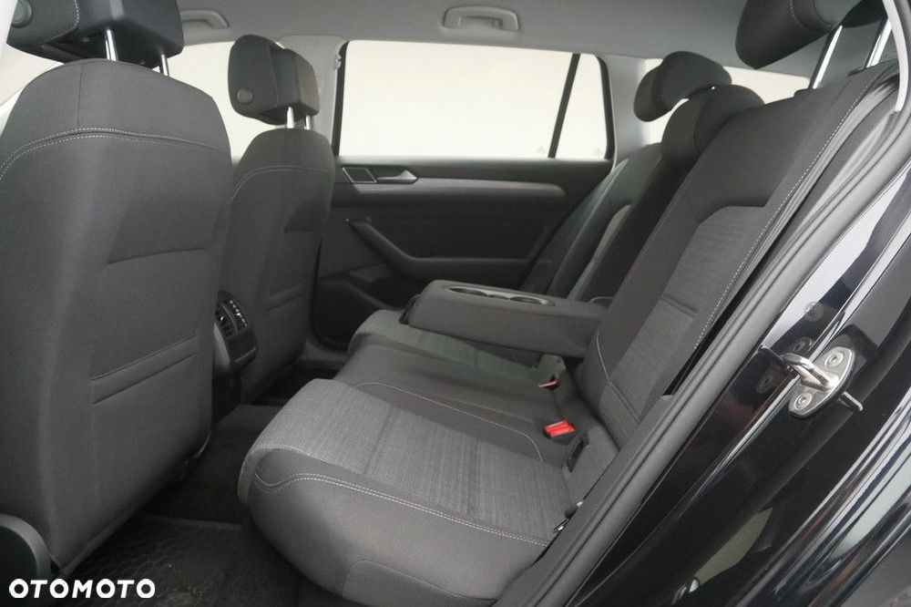 Volkswagen Passat Variant 2.0 TSI Business DSG - 15