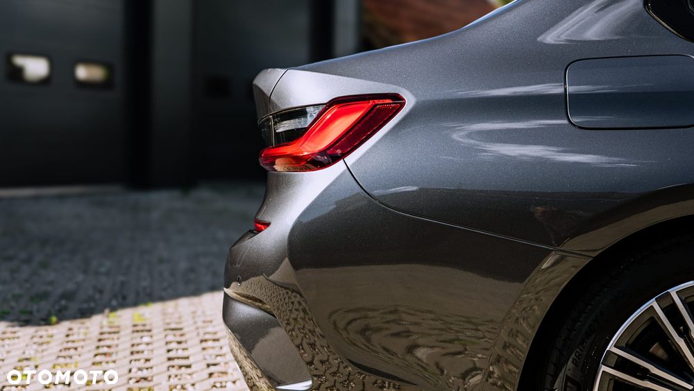BMW Seria 3 320d M Sport - 10