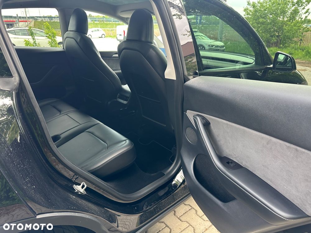 Tesla Model Y Performance AWD - 22