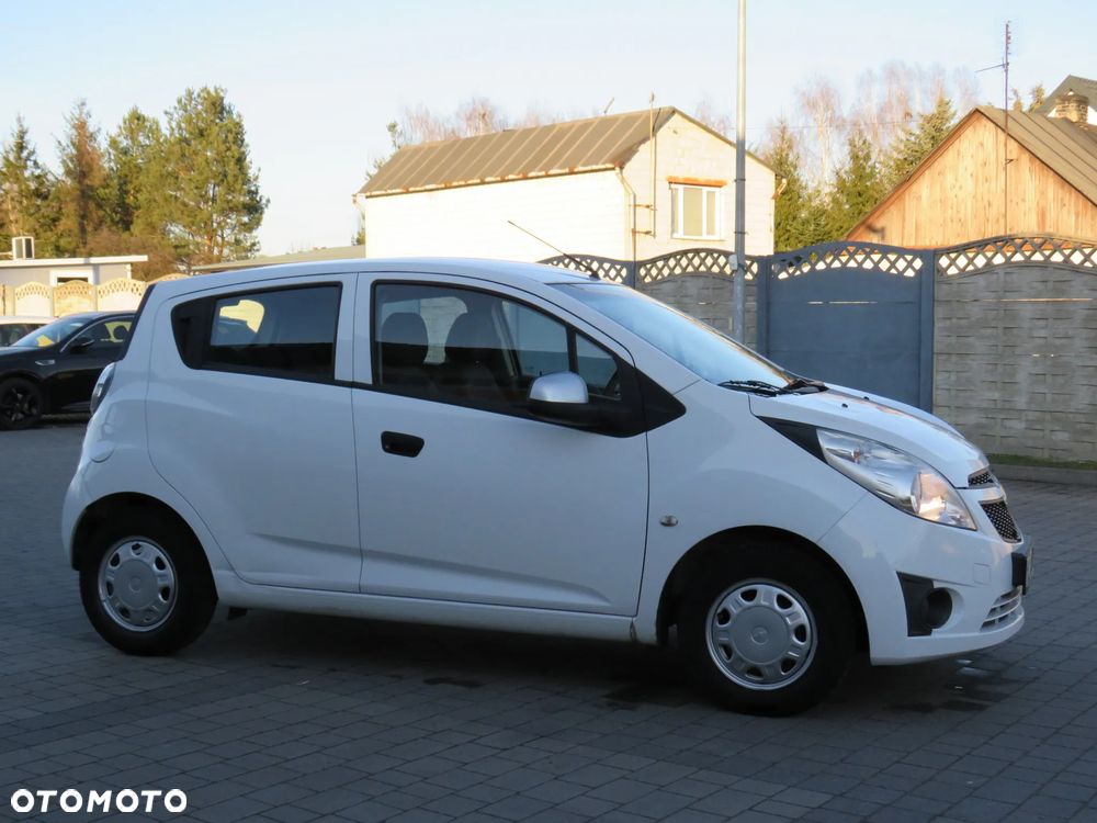 Chevrolet Spark 1.0 + - 11