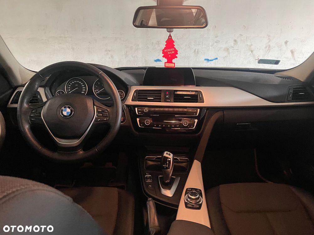 BMW Seria 3 318i Advantage - 19