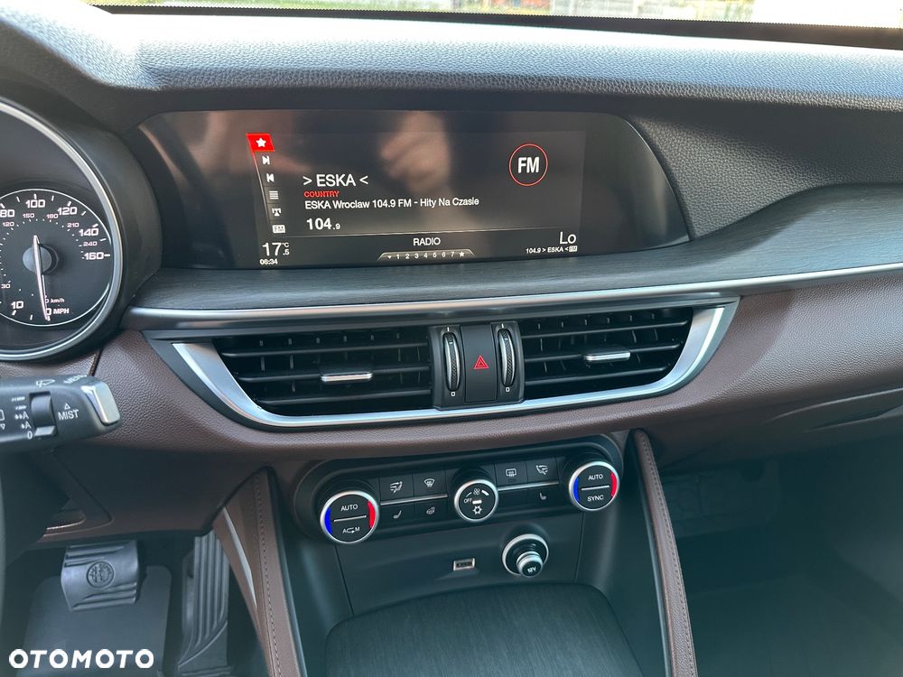 Alfa Romeo Stelvio 2.0 Turbo 16V AT8-Q4 Ti - 25