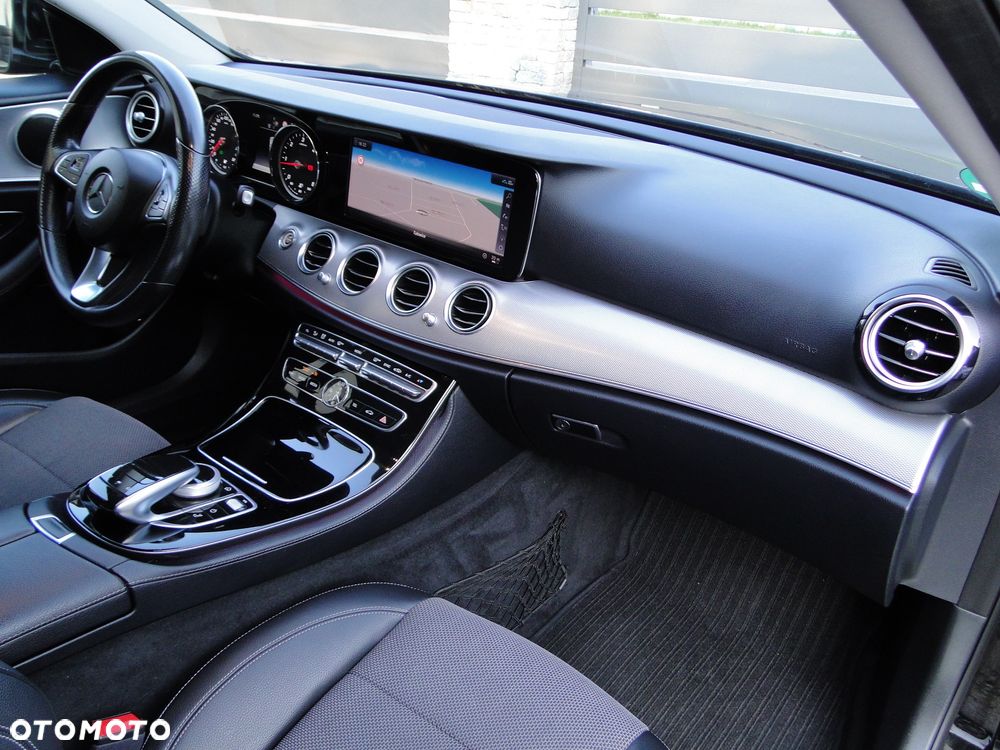 Mercedes-Benz Klasa E 220 d 9G-TRONIC - 12