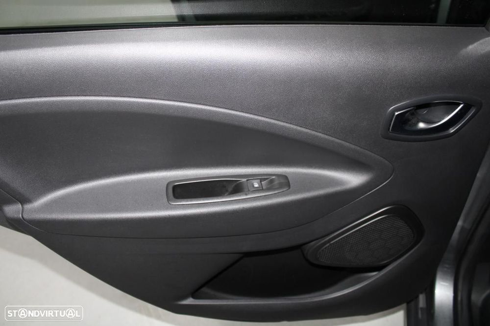 Renault Zoe (c/ Bateria) EV50 135hp Iconic - 13