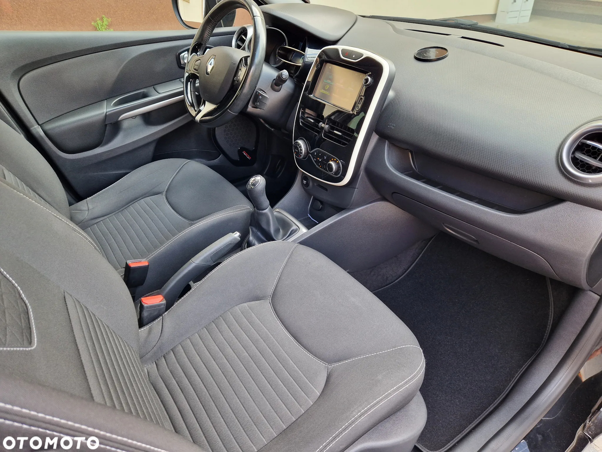 Renault Clio 1.2 16V Limited EU6 - 27