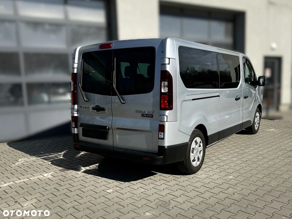 Renault Trafic 2.0 dCi - 9