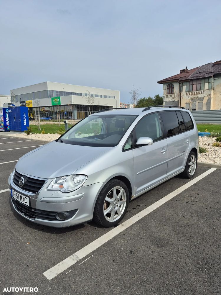 Volkswagen Touran 2009 photo 3