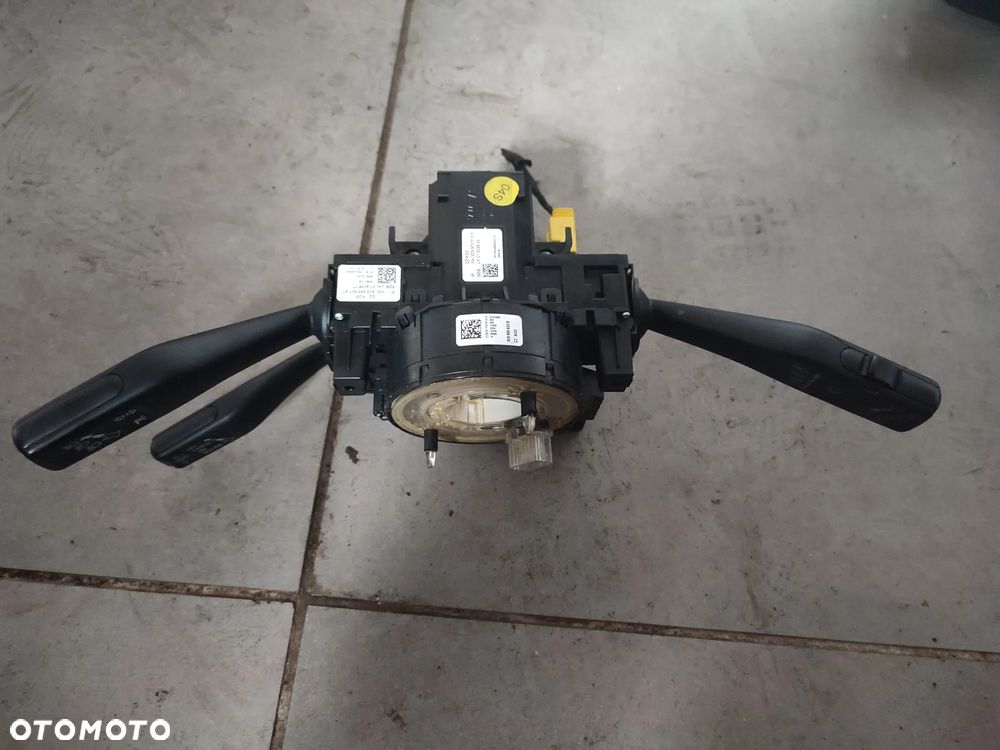 VW Passat B6 Manetka Przełącznik pod kierownice - 1