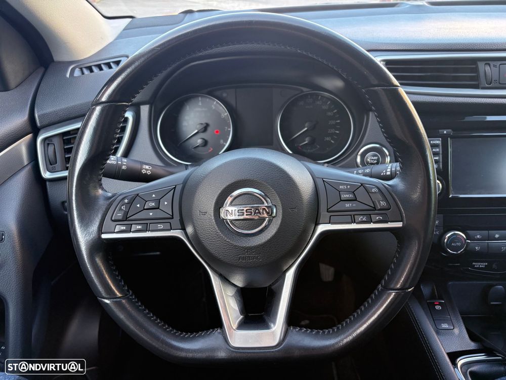 Nissan Qashqai 1.2 DIG-T N-Connecta 18 - 36