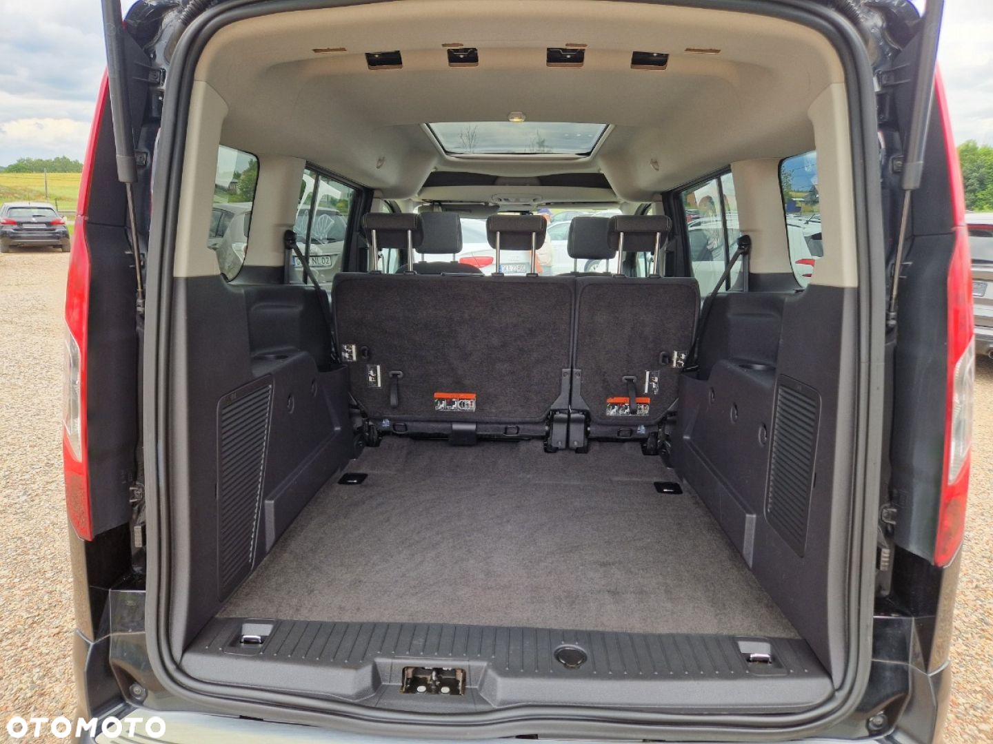 Ford Tourneo Connect Grand 1.6 TDCi Titanium - 21