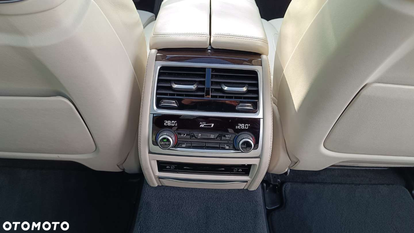 BMW Seria 7 - 40